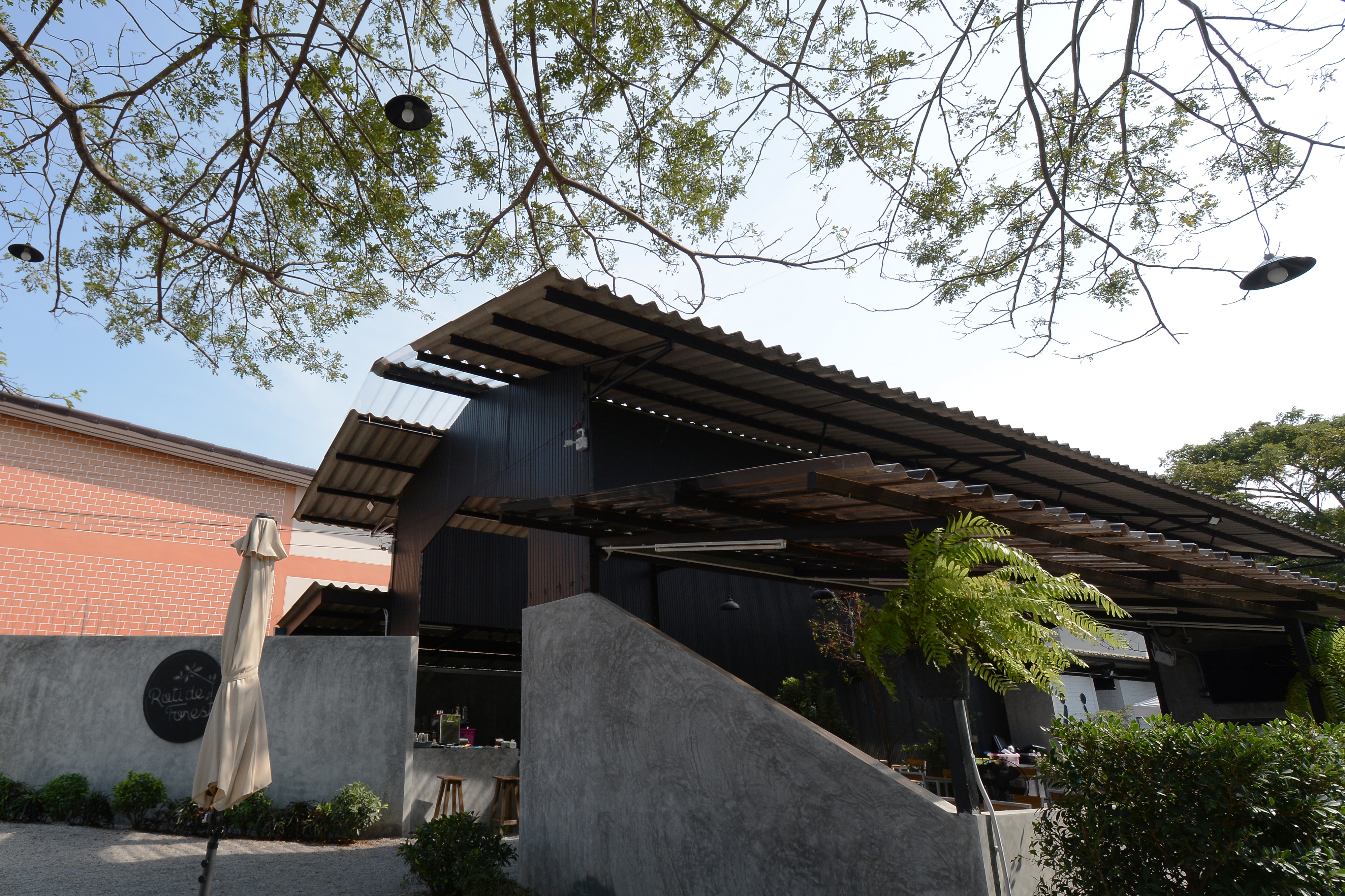 森林中的旋转餐厅“Roti de Forest”-26