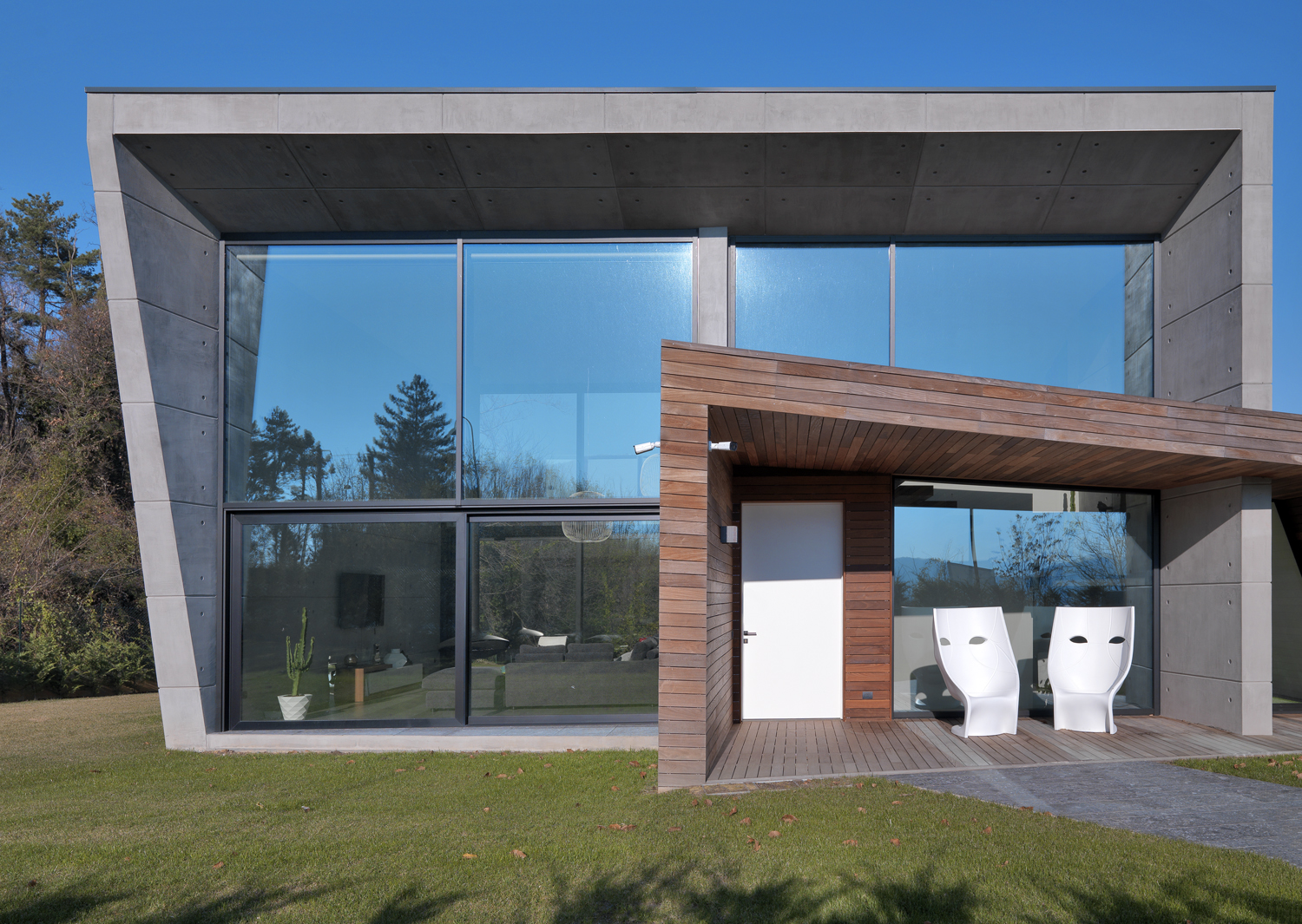 悬浮森林中的透明别墅-25