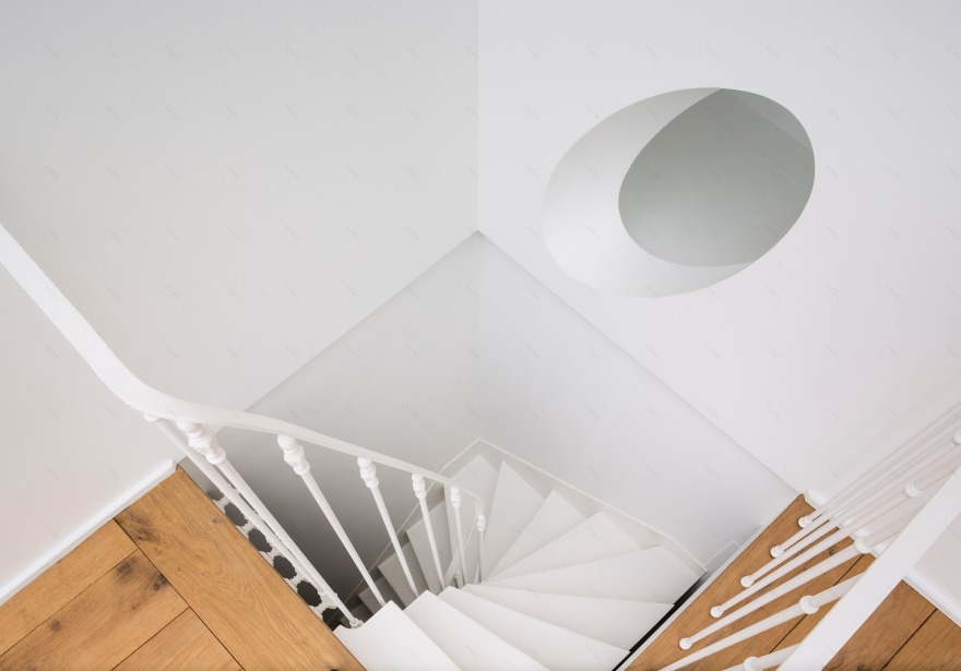 巴黎经典建筑中的现代居住空间-12