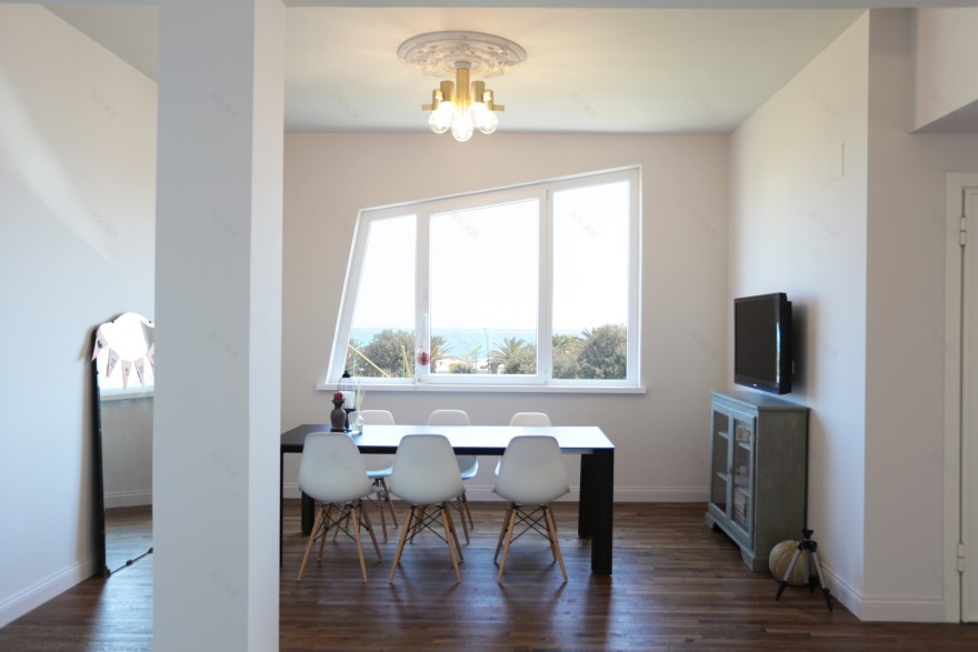 六十年代公寓的现代复古变身-0