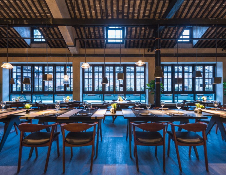 西餐厅"Va Bene"双层空间设计,明亮与黑暗的对比-14