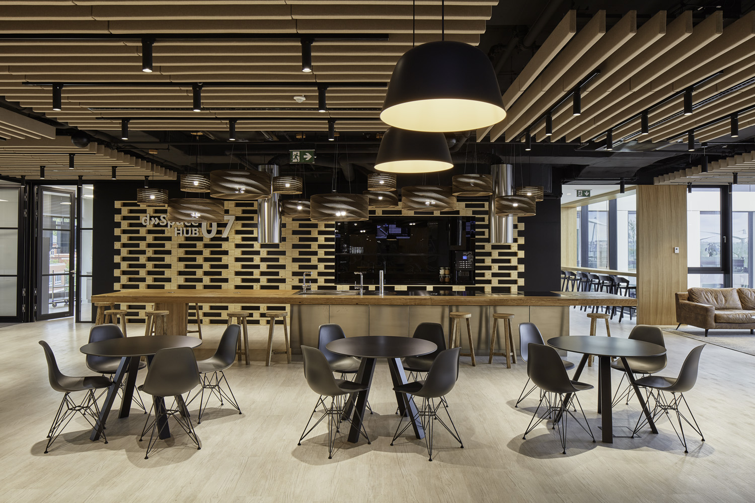 Deloitte Prague 办公室的“生活景观”设计-14