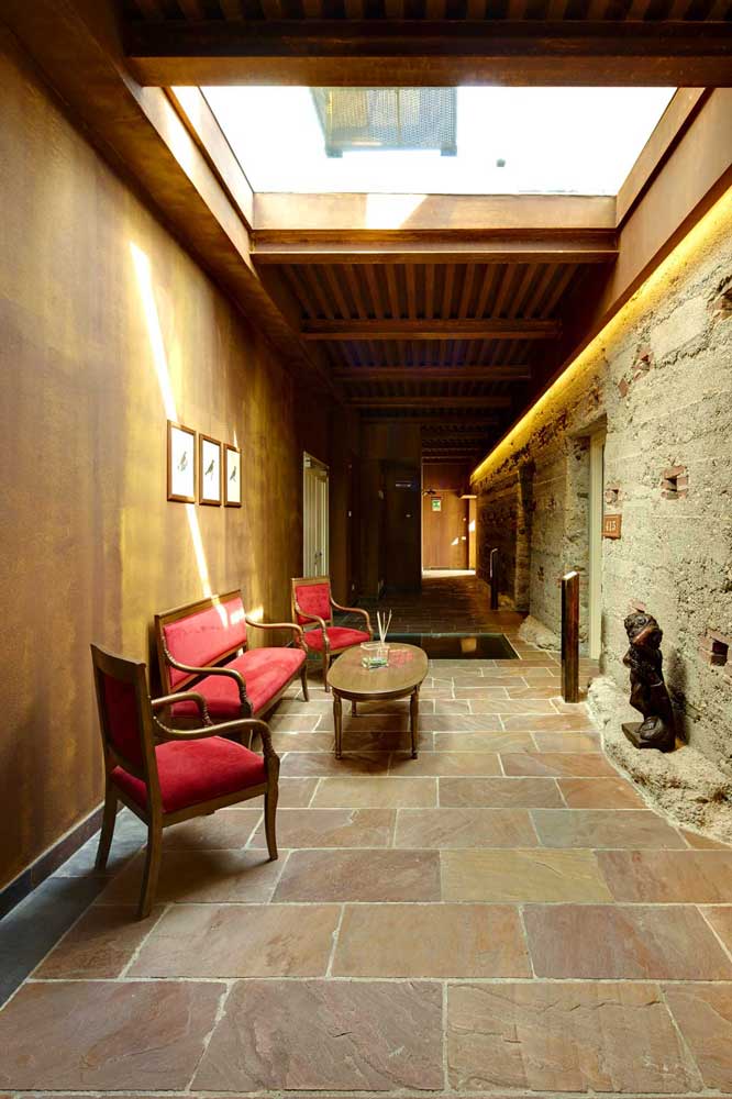 湖畔仙境 | Hotel Le Ali del Frassino 的格拉努拉提锌宝石地板-10