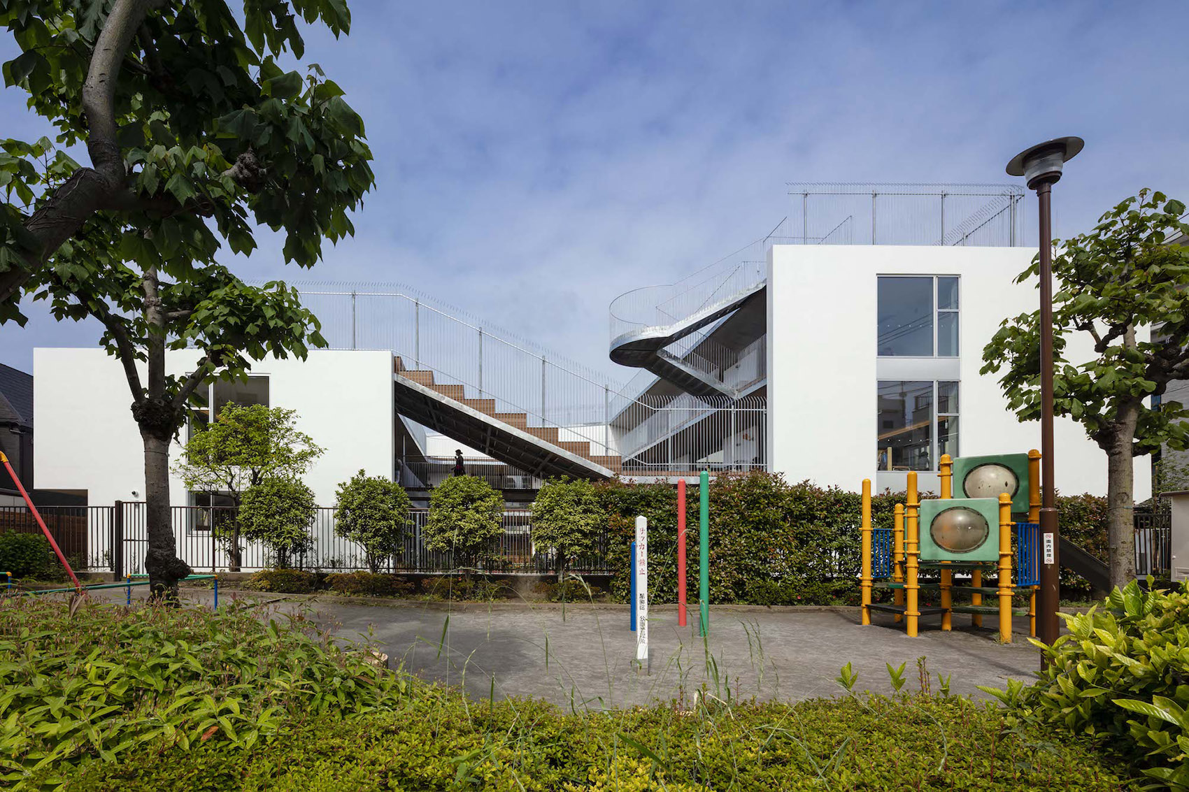 东立石幼儿园，东京/一座既能防灾，又能提供游乐场地的建筑-9