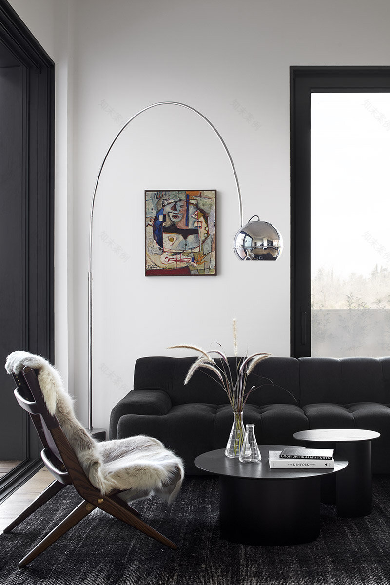 城市中的单色别墅设计-6