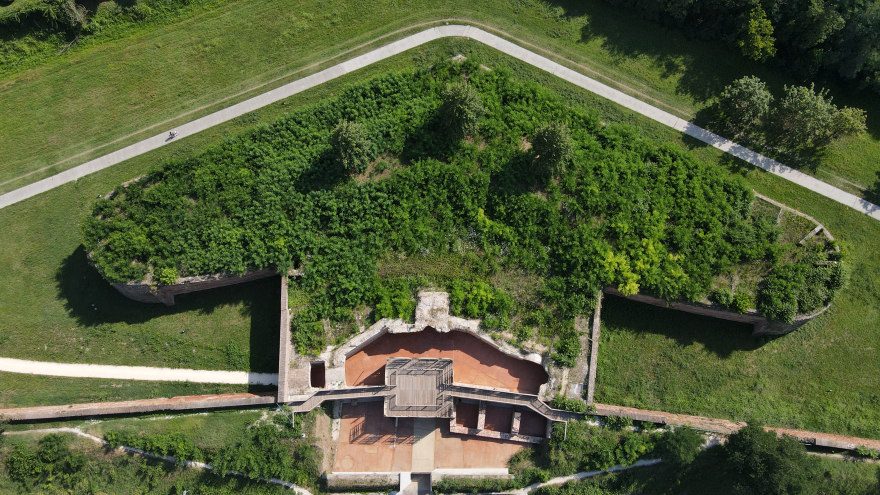 废墟中的重生 | 意大利 Ferrara 城墙公园考古重建-3