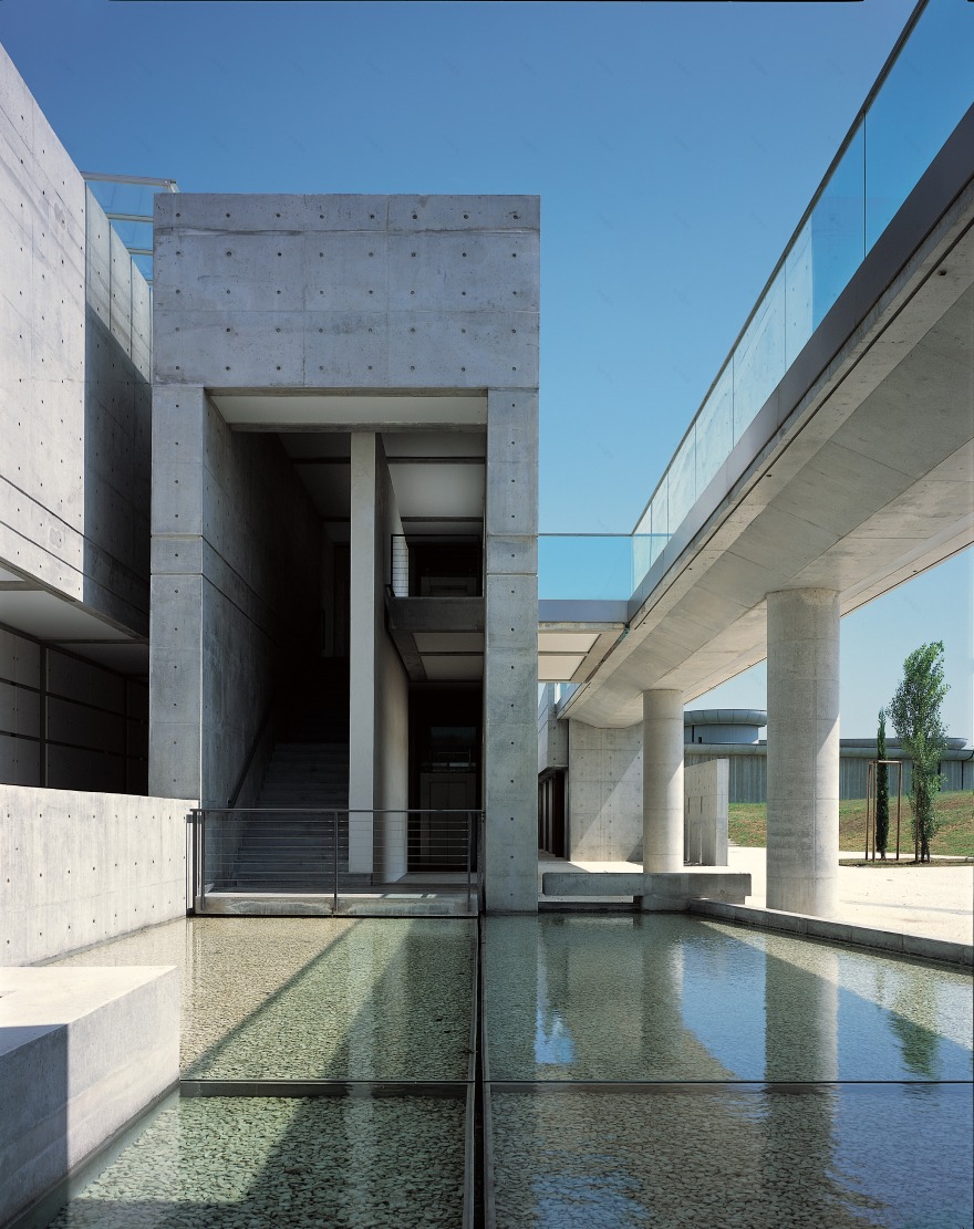 沉浸于寂静的墓葬空间-12