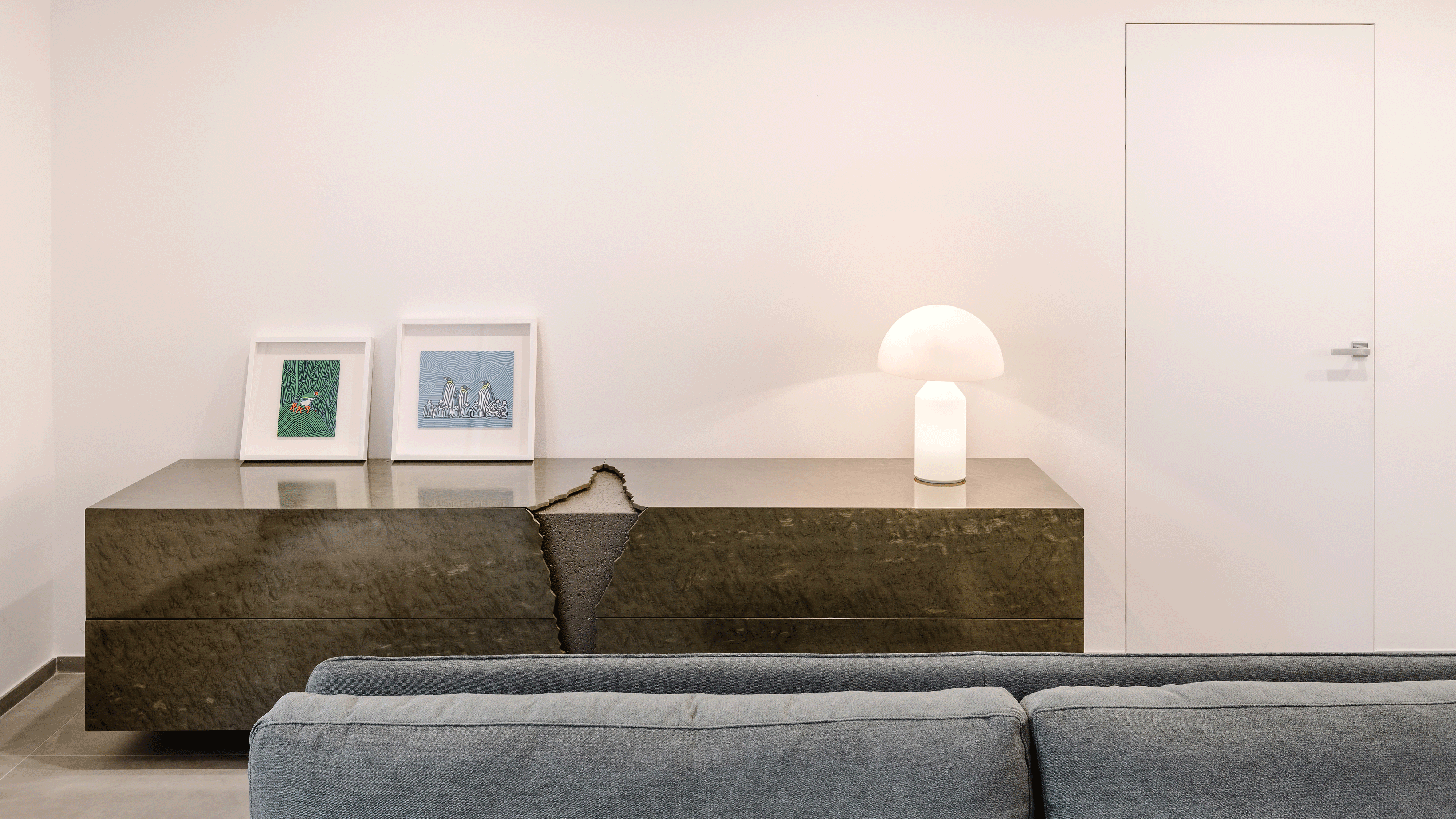 Cantù_DV 公寓改造 | 线性楼梯与明亮现代风格的完美结合-1