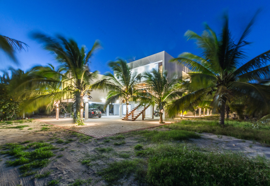 墨西哥海滨别墅 · 绿色与空间的完美融合-16