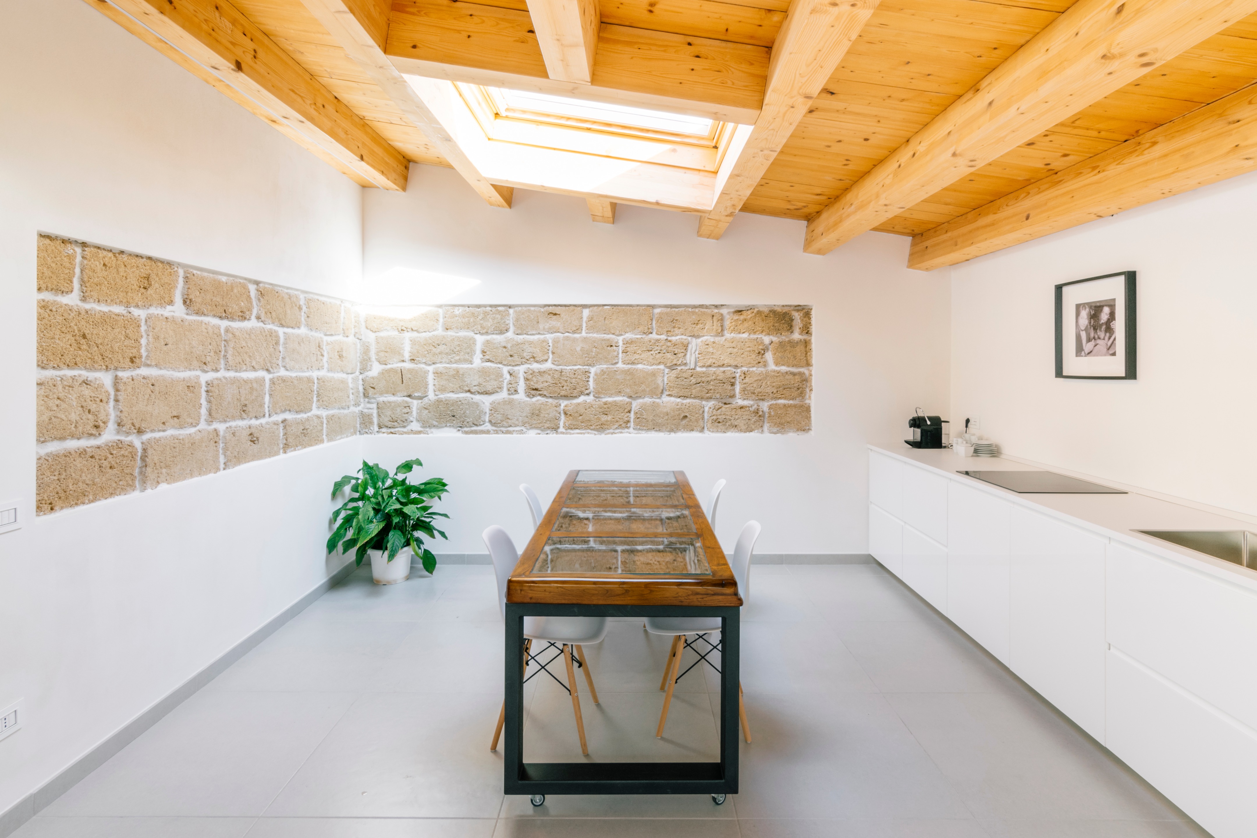 历史与现代交融的“第十三受害者广场”建筑改造-11