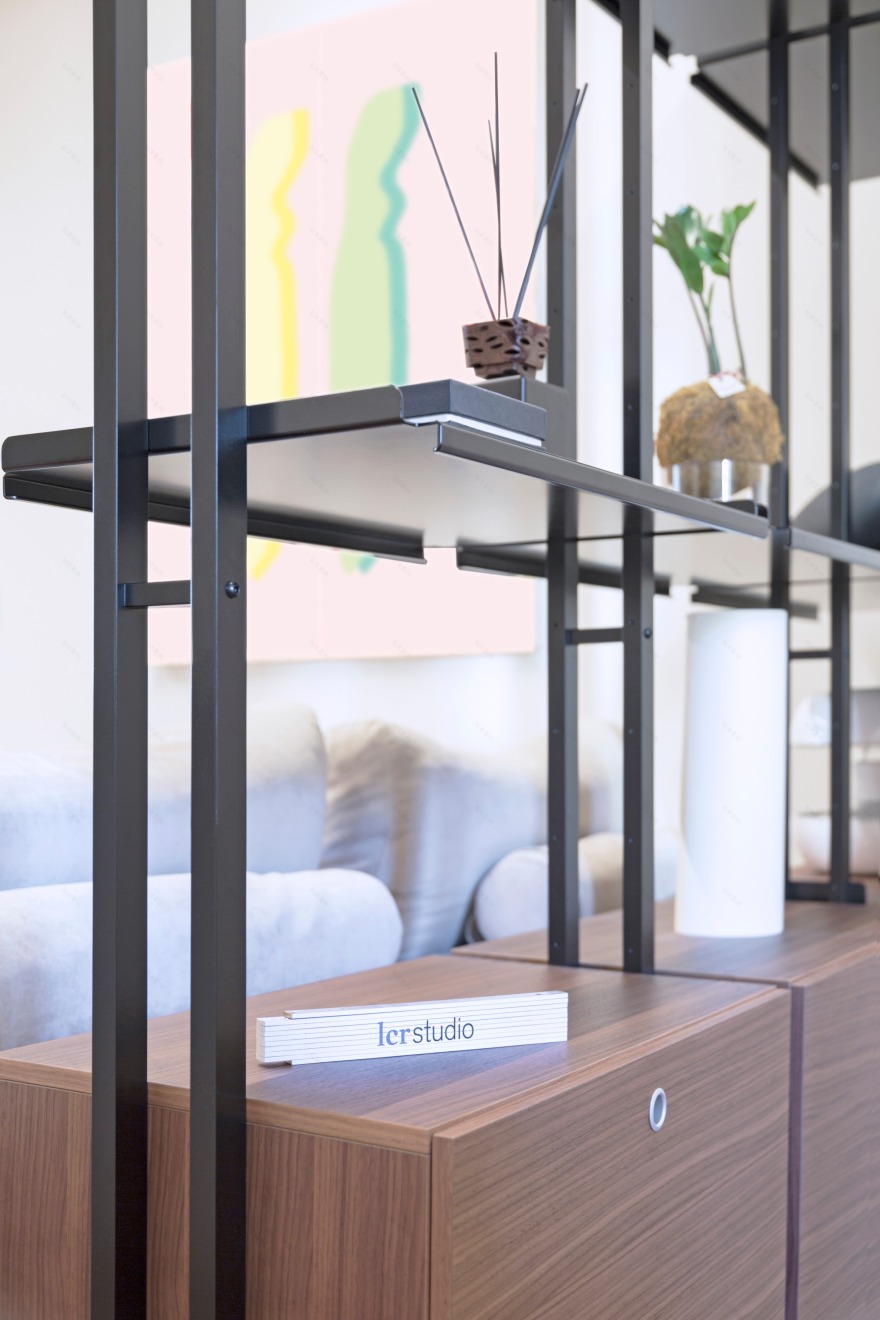 40 平米公寓的现代 60 年代风格变身-4