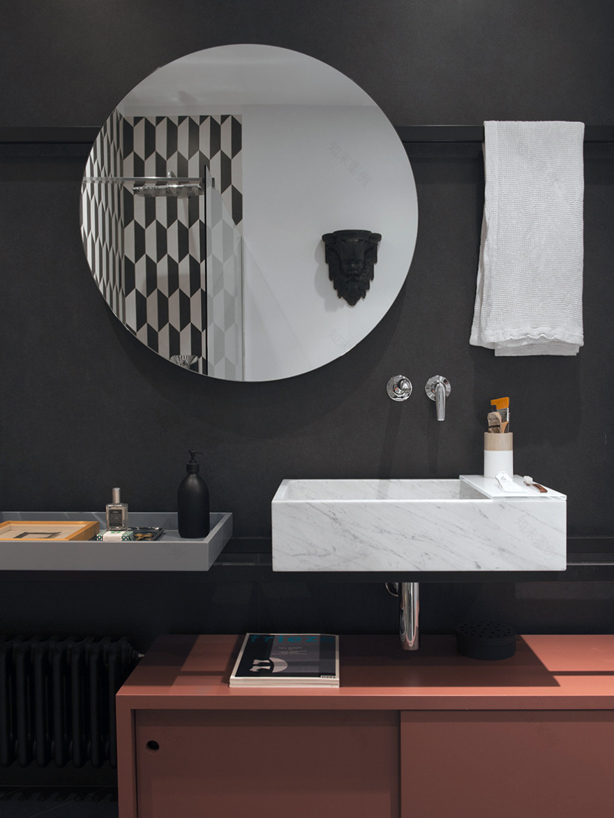 二十年代公寓顶层翻新,现代生活与复古美学的完美融合-17