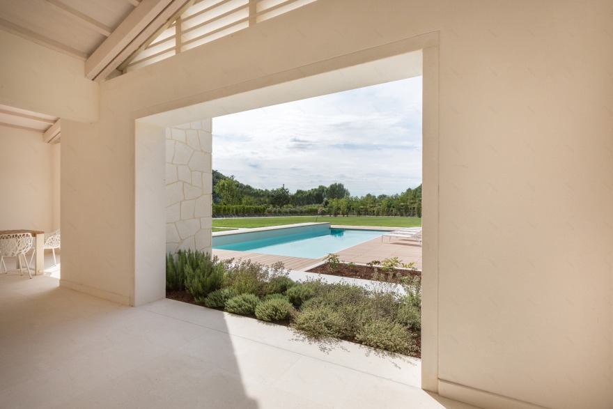 翻新旧农舍的现代别墅设计丨意大利-11