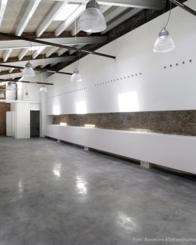修复“A”建筑，展现百年砖墙风采——巴塞罗那 Fabra i Coats 综合体