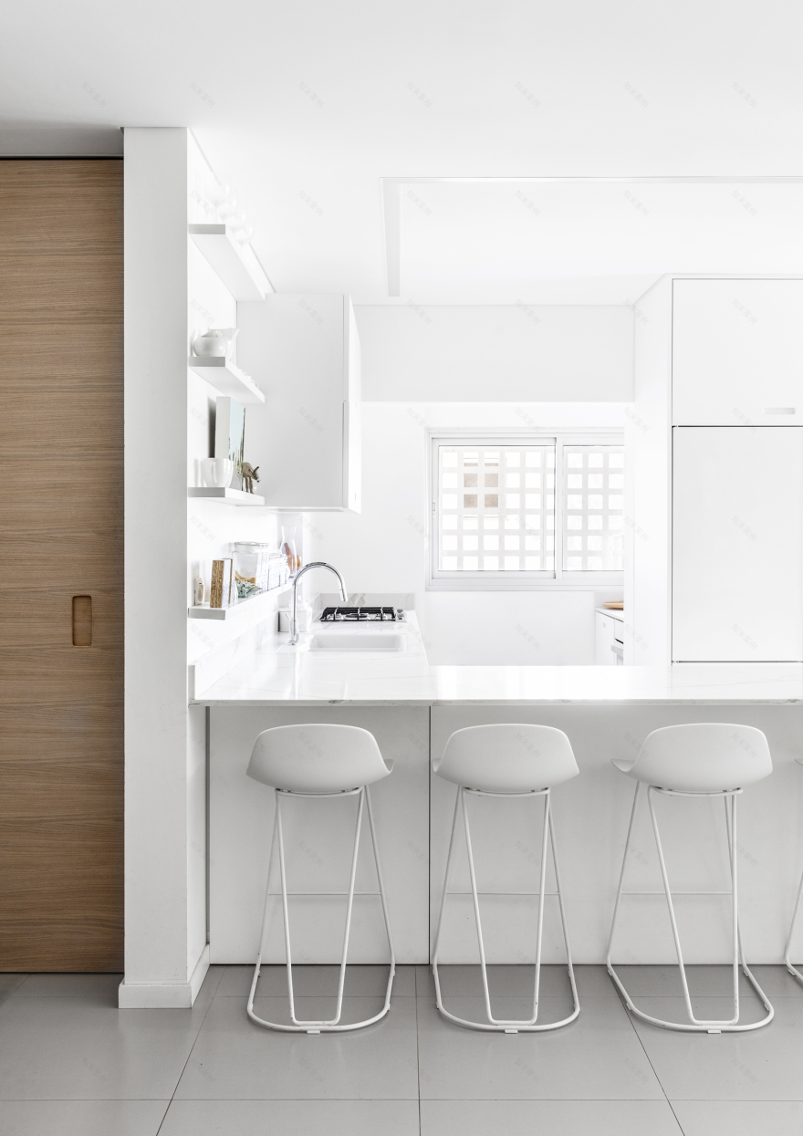 Tel-Aviv 五口之家公寓改造,明亮宽敞的现代生活空间-9