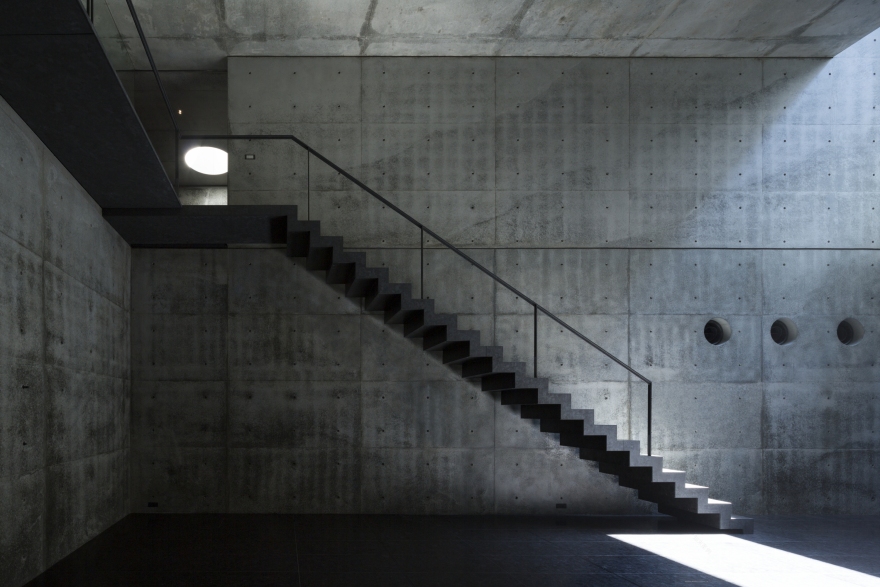 东京 Monolith 别墅 | 天地相连的空间艺术-4