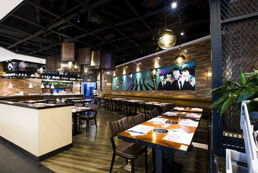 武汉凯德-- 西城 | 巴布鲁海鲜自助餐厅 | 工业风混搭绿植,呈现舒适自在的用餐环境-9