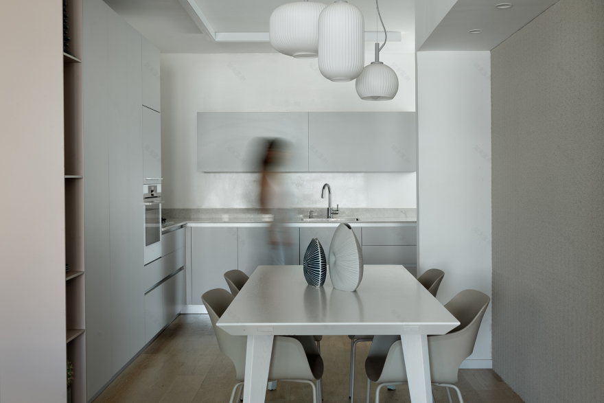 海洋之畔的年轻自由家居-12