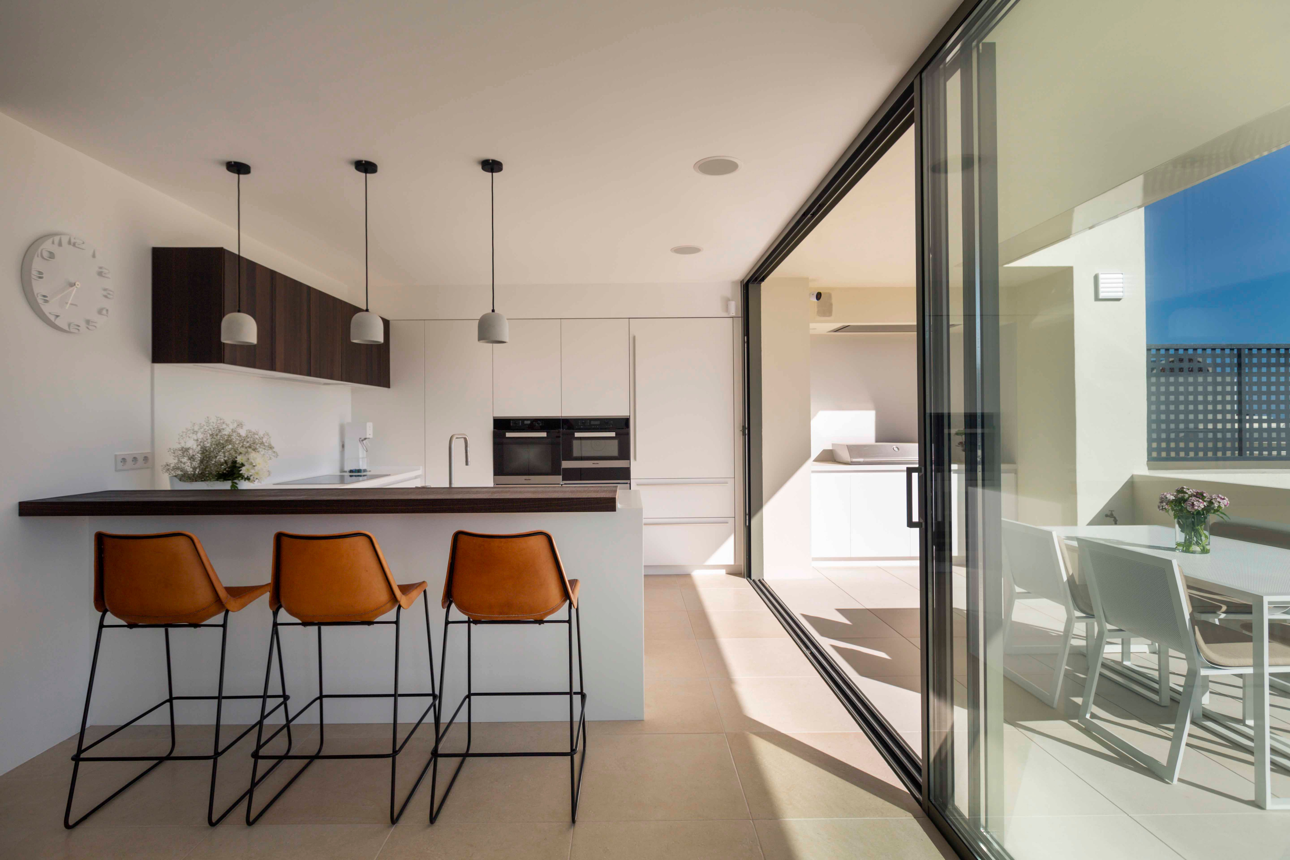 融合自然景观的西班牙风格别墅设计-2