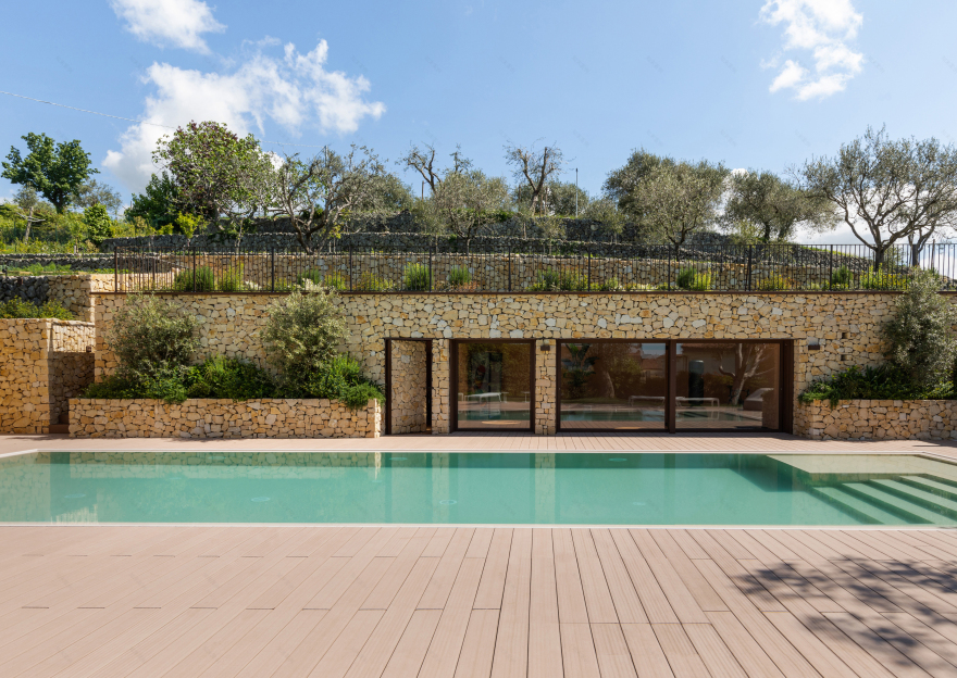 Valpolicella 地下泳池 | 自然与建筑的完美对话-0