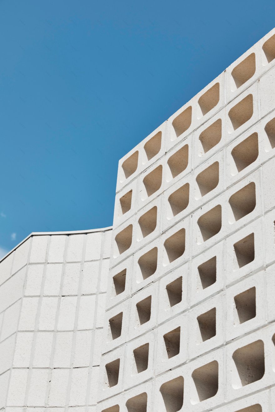 混凝土金字塔下的海滩别墅设计-113