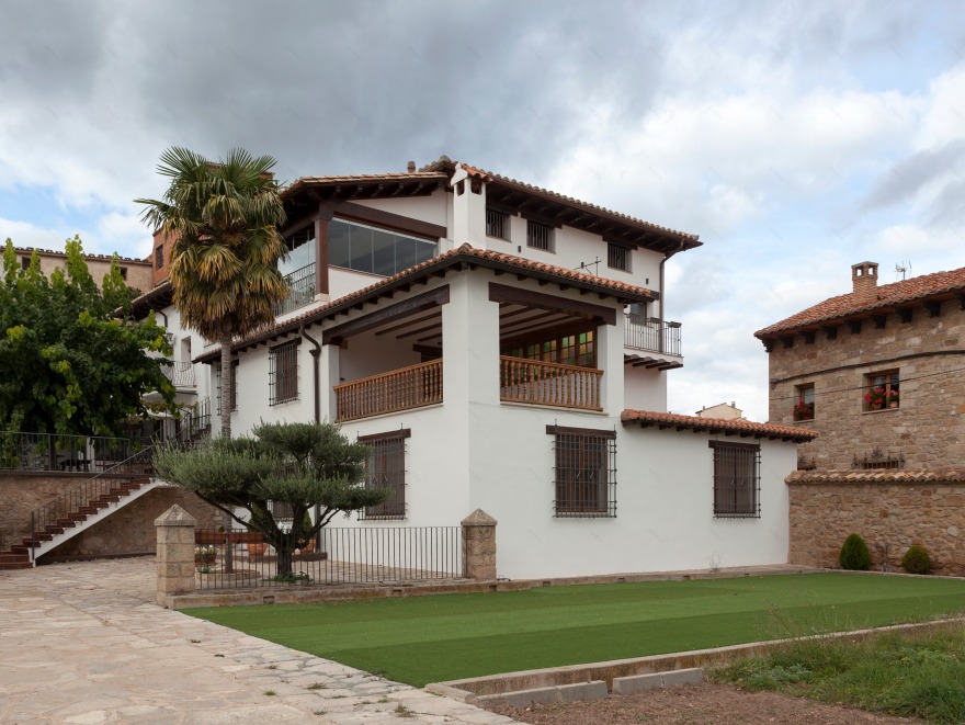 西班牙现代乡村别墅,城堡与果园之间的诗意栖居-1