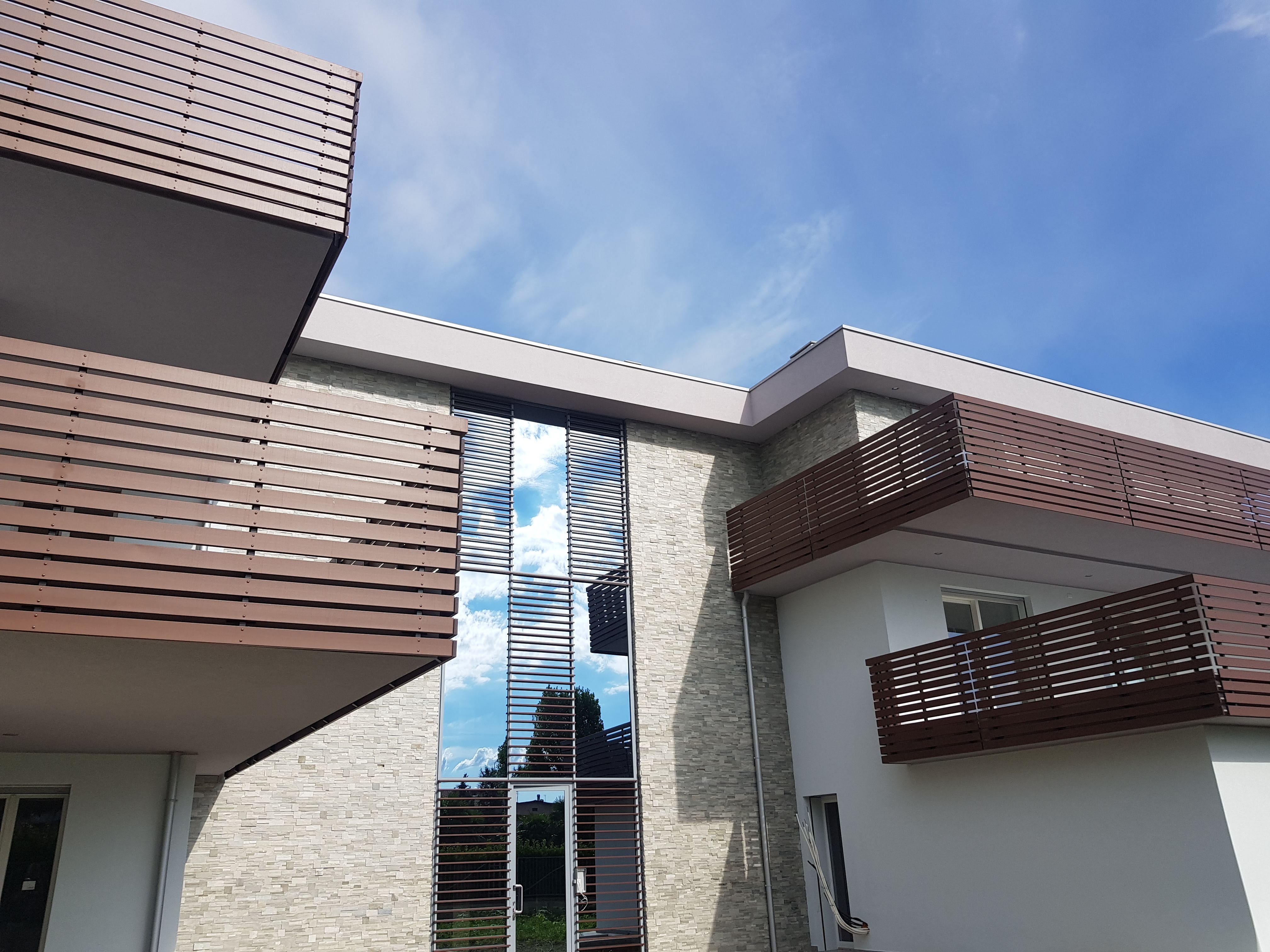 融合拆除与新建的综合性住宅设计-1