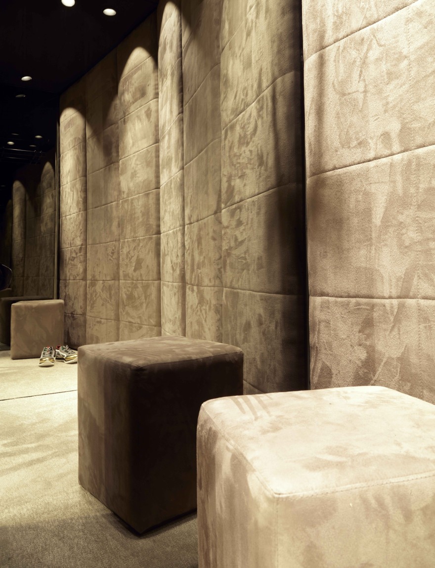 比利时安特卫普「Piuarch」服装店设计,诠释简约奢华风-15