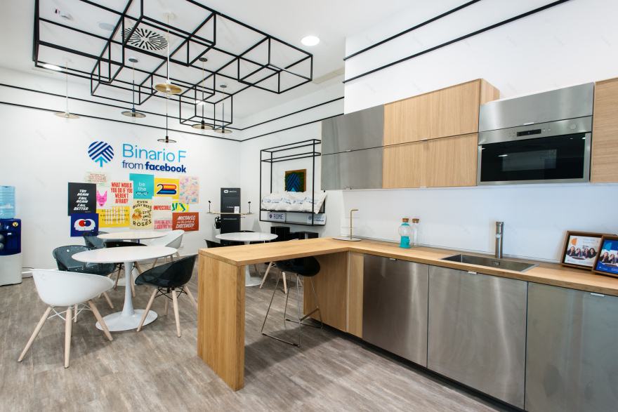 培训机构 / 灵活多变的空间魔法,Binario F 的数字技能培训中心-10