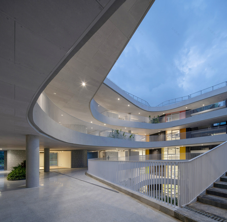 红岭实验小学 | 垂直校园,山谷庭院,儿童乐园-50