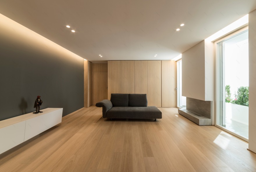 海景公寓,自然光线与极简设计的完美融合-3