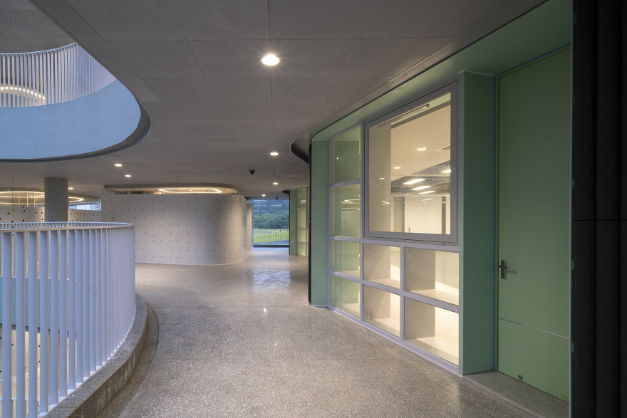 红岭实验小学 | 垂直校园,山谷庭院,儿童乐园-70