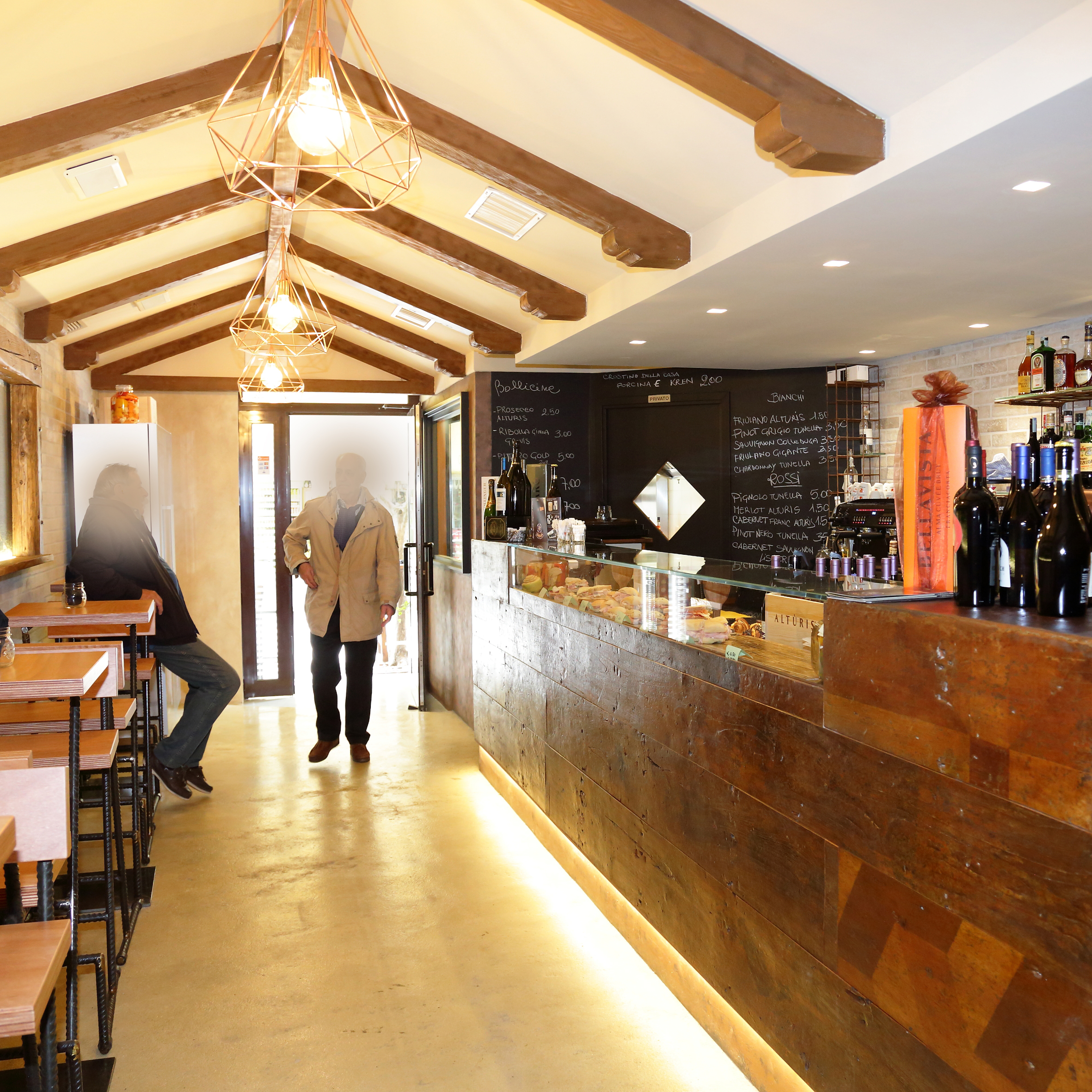 融合风格的弗留利酒馆设计-2