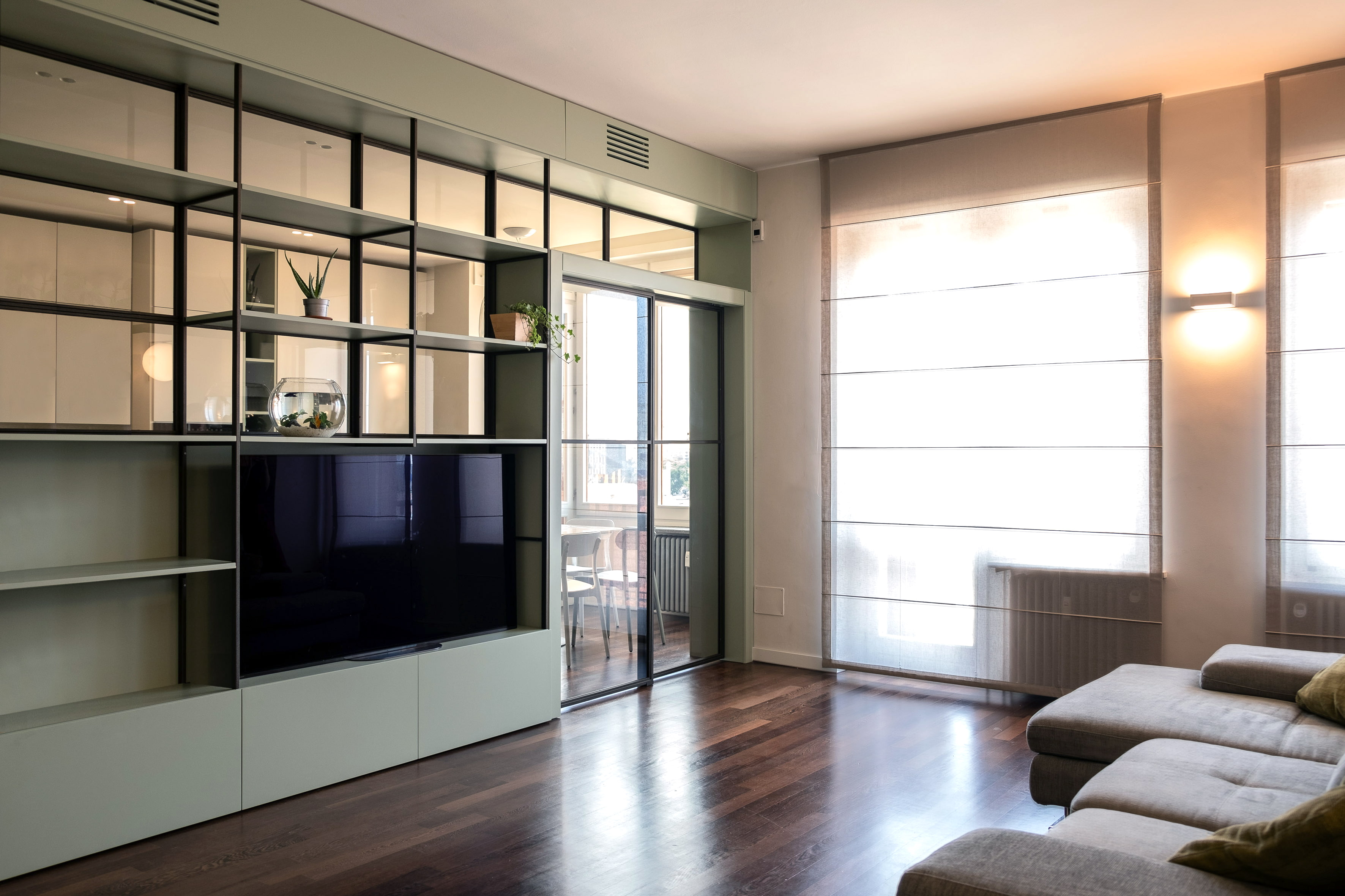 定制家具巧连空间,光线路径贯穿其中-2