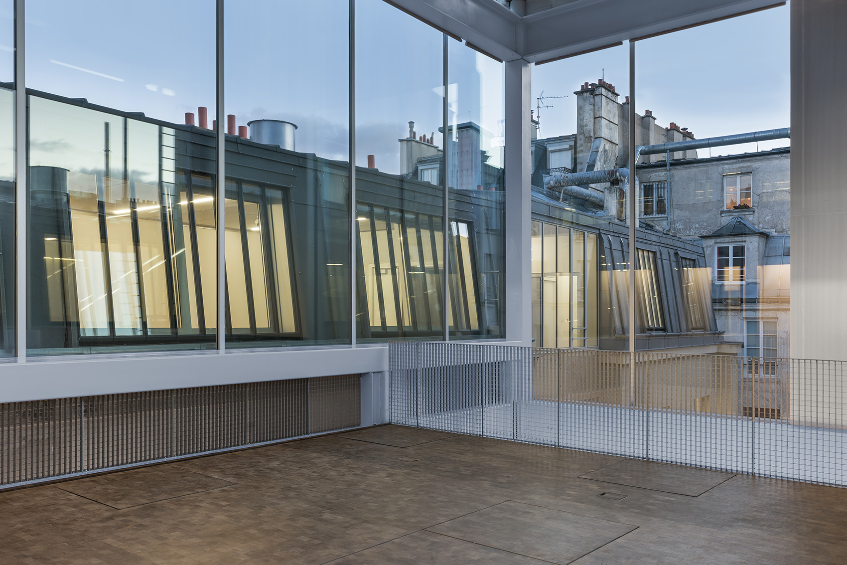 老佛爷百货基金会艺术空间，巴黎/在旧工业建筑中置入可移动的展览平台-55