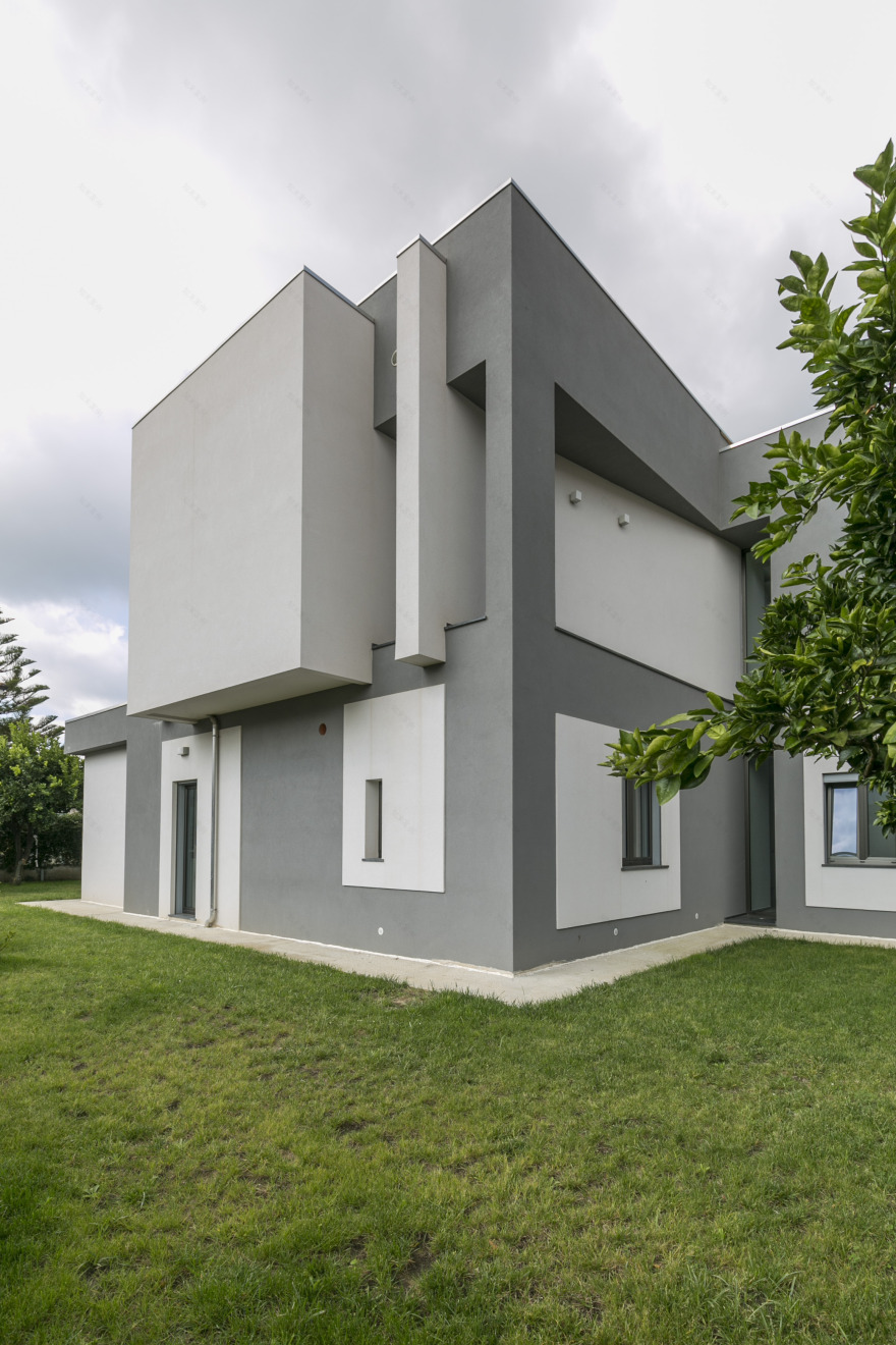 树影婆娑的光影之家——意大利 Casa DANTE 别墅设计-4