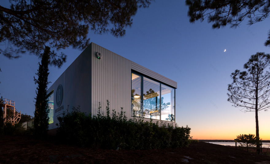 葡萄牙“树屋”销售办公室,自然与现代的完美融合-15