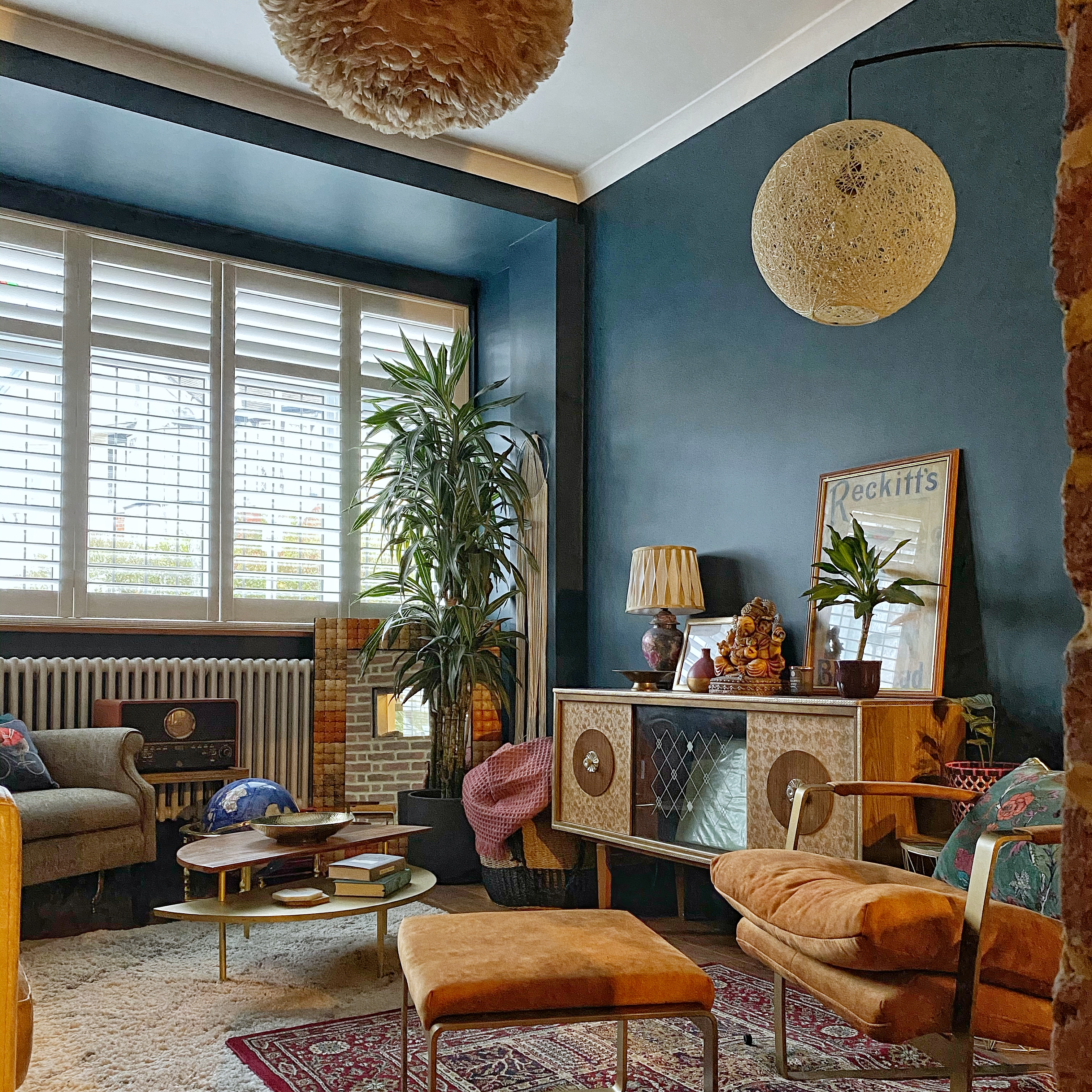 伦敦 Barkingside 的"Off the Wall"风格生活餐厅设计-4