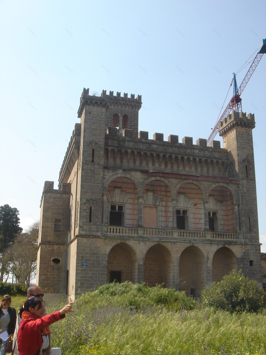 意大利乡村“贵族小屋”变身为葡萄酒度假胜地-14