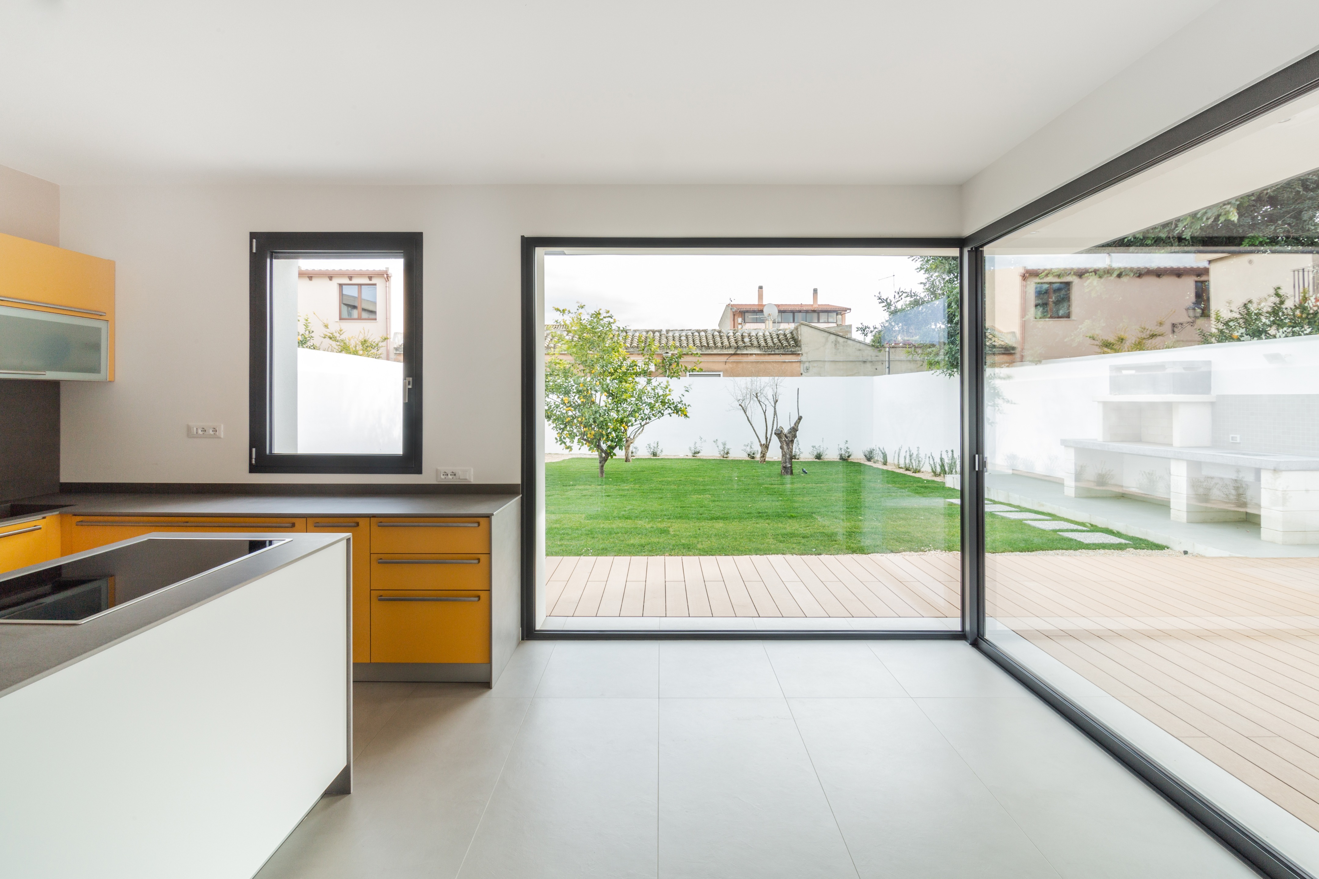 三层楼的灵活布局与光影调控-5