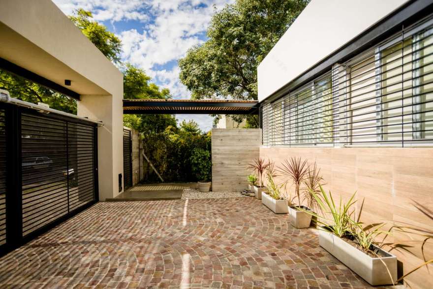 简约之居,功能齐全的家庭聚会空间-1