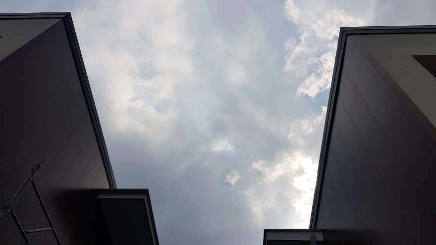 意大利科莫湖畔的四家庭别墅设计-0