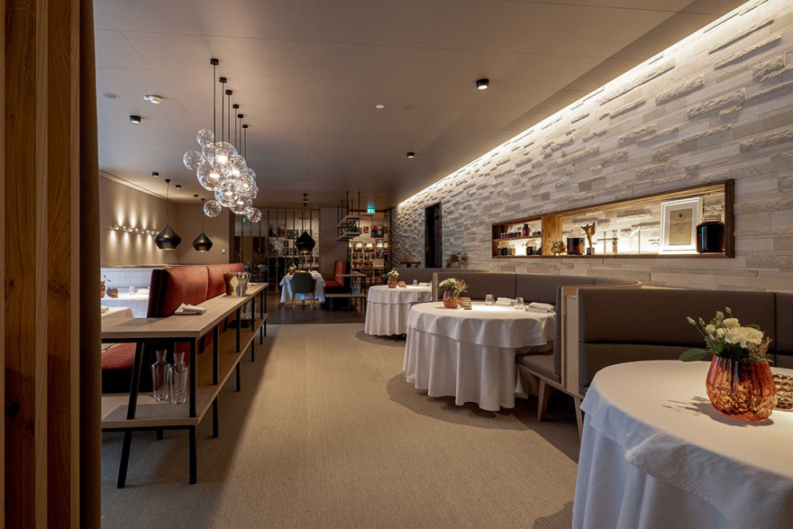 阿尔卑斯风情 西餐厅 Architect and Friends 打造现代用餐空间-5