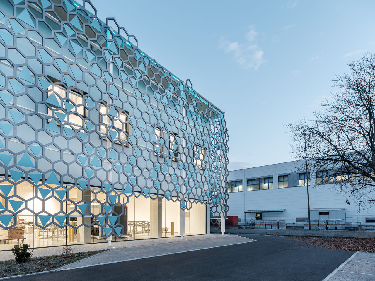 意大利 Microtec 总部办公空间，现代与自然的和谐交融-0