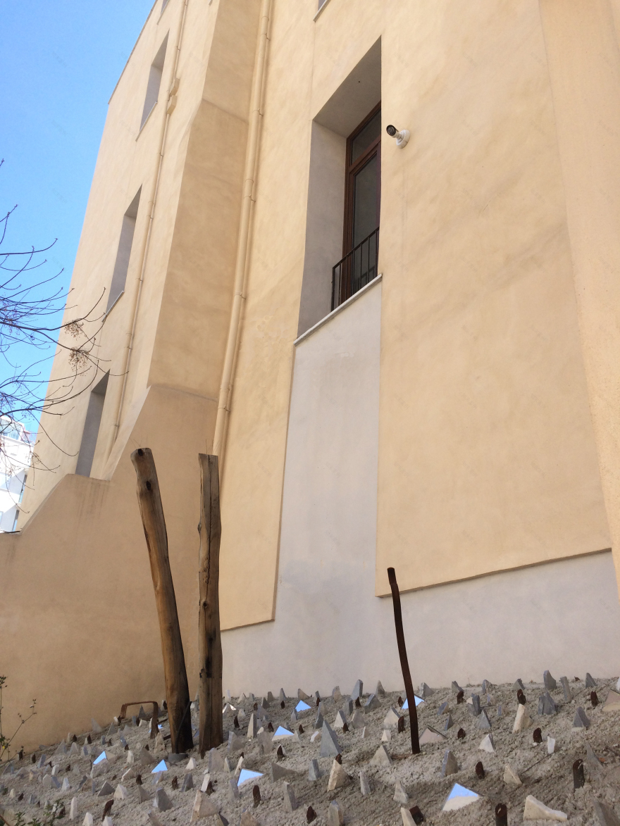 历史与现代交融的“第十三受害者广场”建筑改造-4