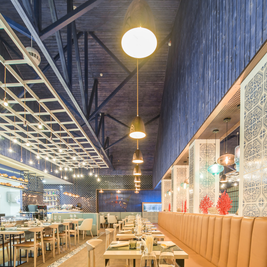 舞动龙虾 · 葡萄牙风情海鲜餐厅设计-10