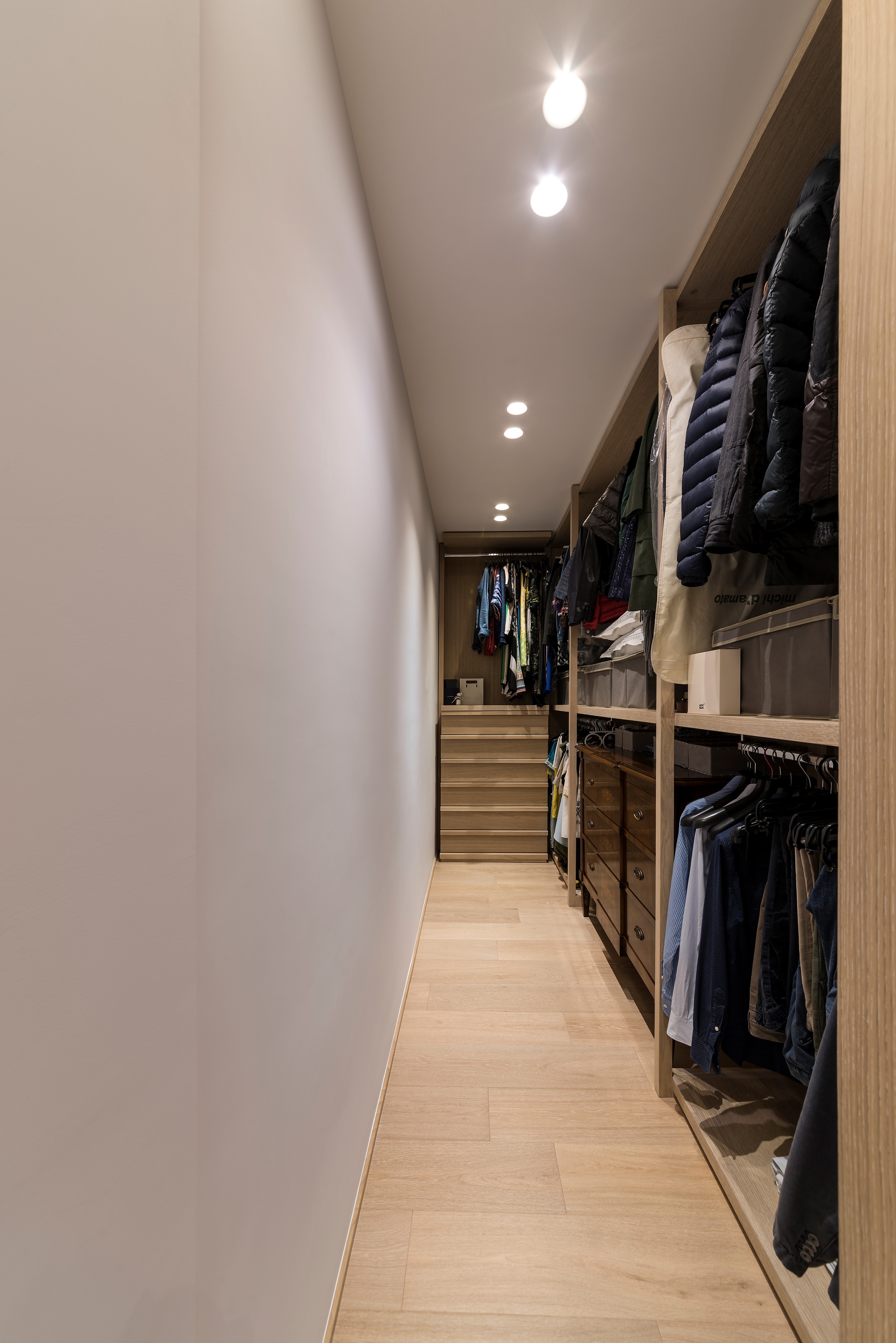 海景公寓，自然光线与极简设计的完美融合-12