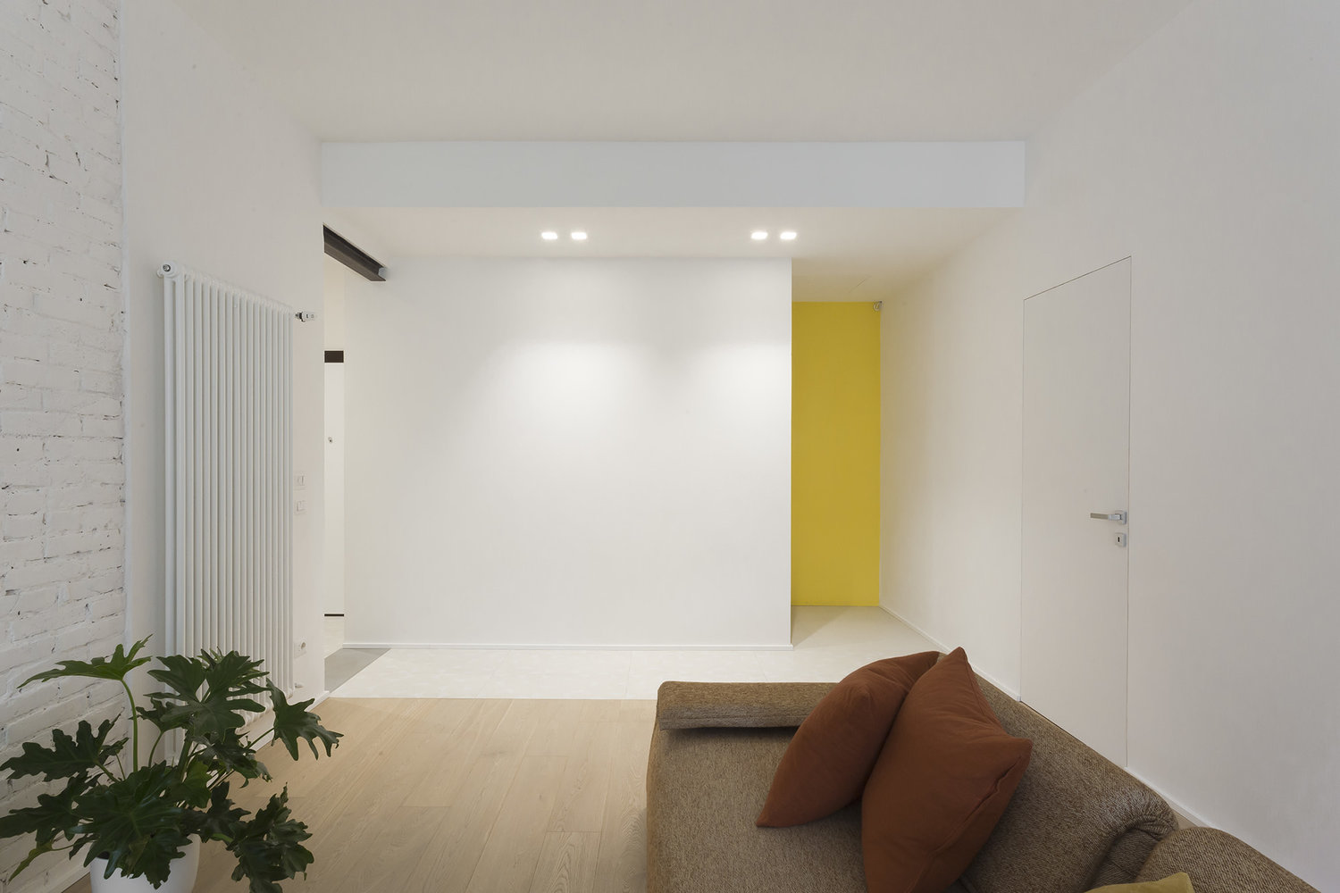 创意夫妻的佛罗伦萨 60 年代公寓翻新-0