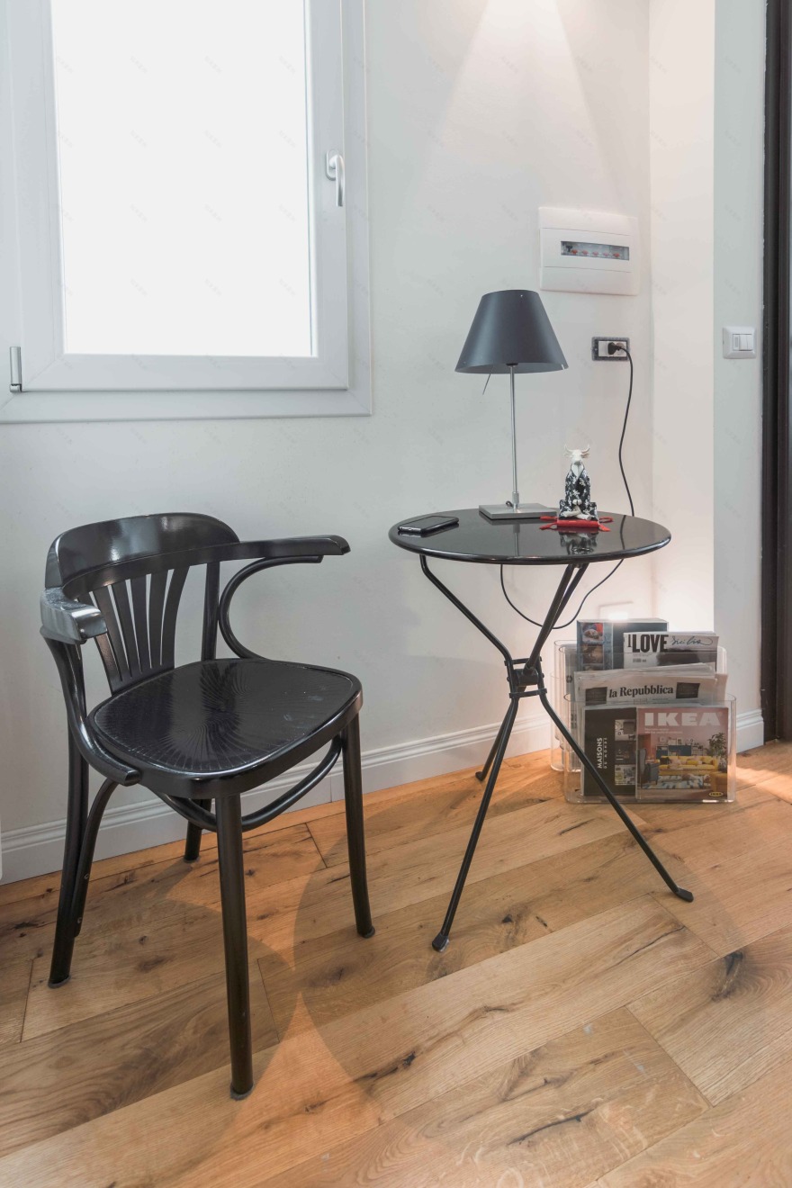 历史中心古宅翻新,现代设计与古典元素完美融合-9