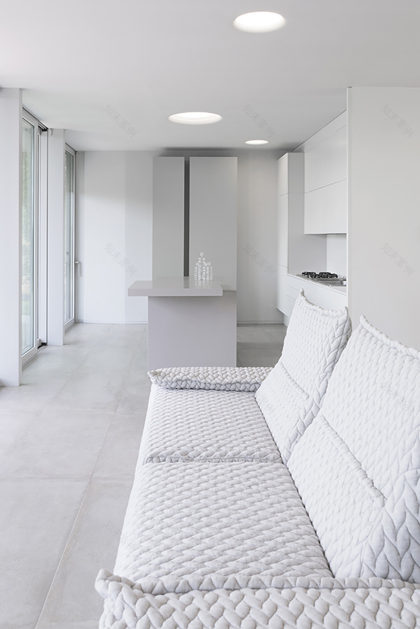 单色调建筑之美 | casaEnne 别墅设计-12